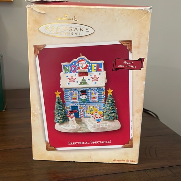 2004 Electrical Spectacle Hallmark Ornament - Picture 1 of 7